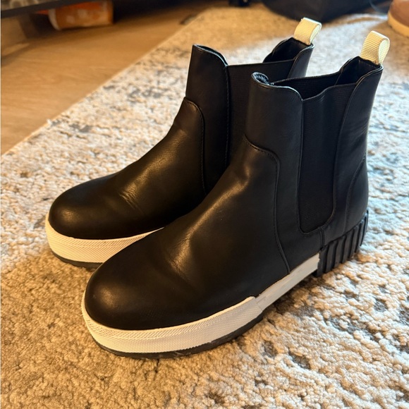 MIA boots - Picture 1 of 5